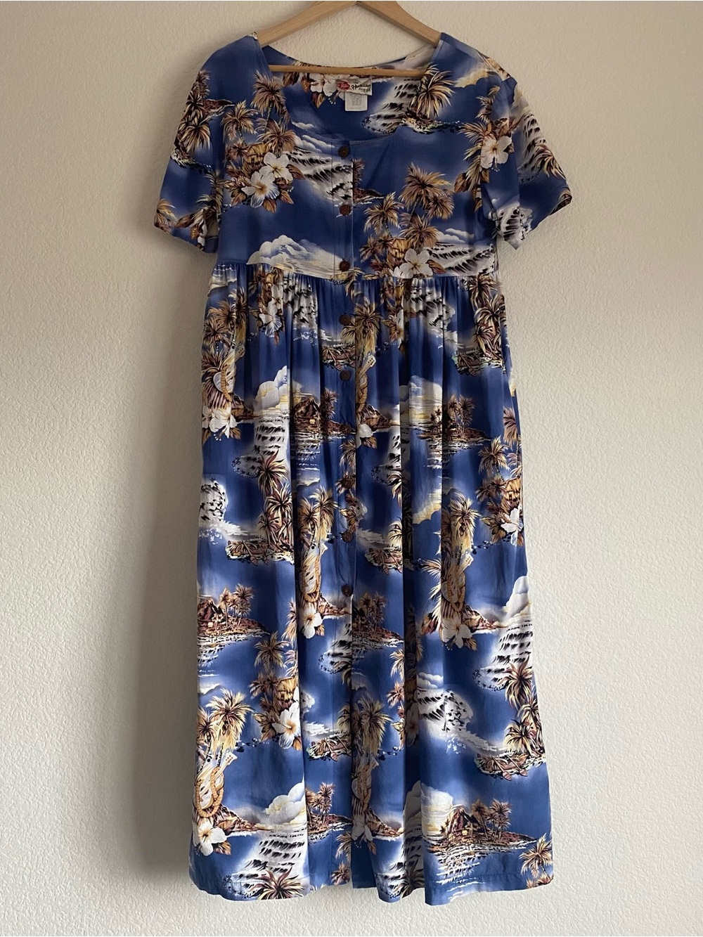 Vintage Hilo Hattie allover print button down short sleeve dress, M